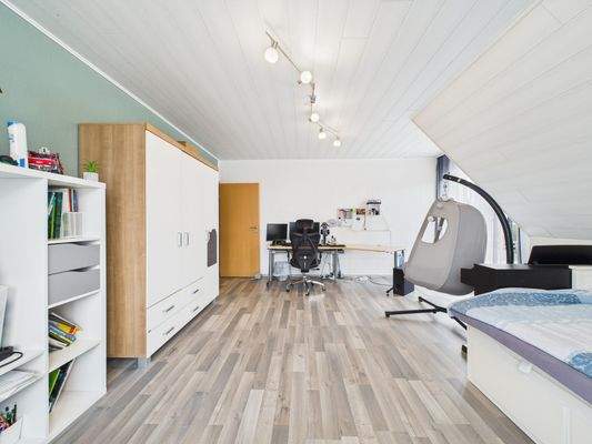 Schlafzimmer 2 DG