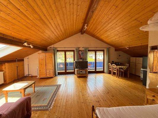 DG: Wohn-Schlafzimmer