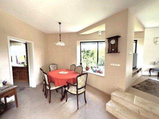 EG: Großzügiger Wohn- und Essbereich