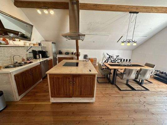 OG Nebenhaus, Küche