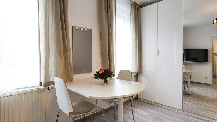 073 1 Schrank (1 von 1).jpg