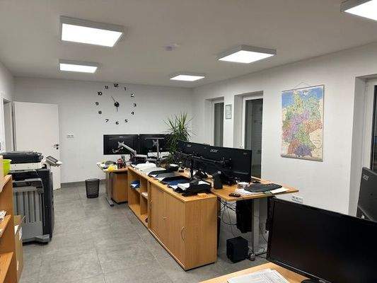 Büro Groß EG2.jpg