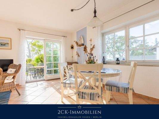 Essblatz mit Terrassenblick