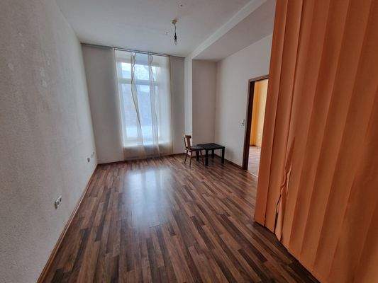 angrenzende Bürofläche.jpg