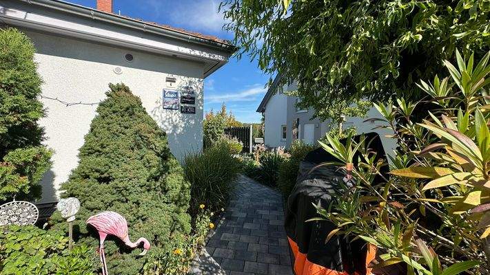 Parkplatz -> Hauseingang