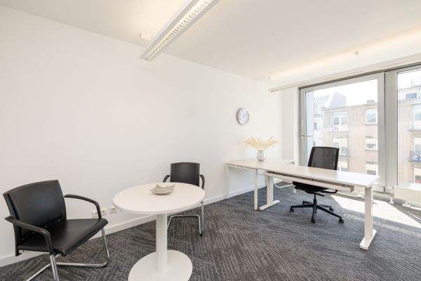 Regus Königsallee 92a 1426 Dusseldorf Germany Smal