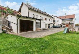 Objektansicht und Garten