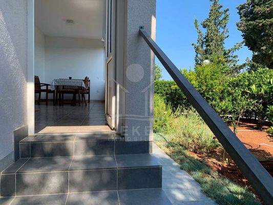 Charmante  2-Zimmerwohnung mit Loggia & Studio-Apartments