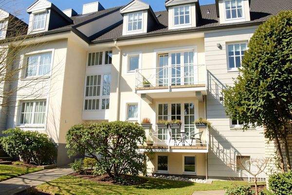 Außenansicht oberer Balkon