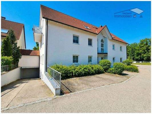 Insgesamt vier Stellplätze vorhanden