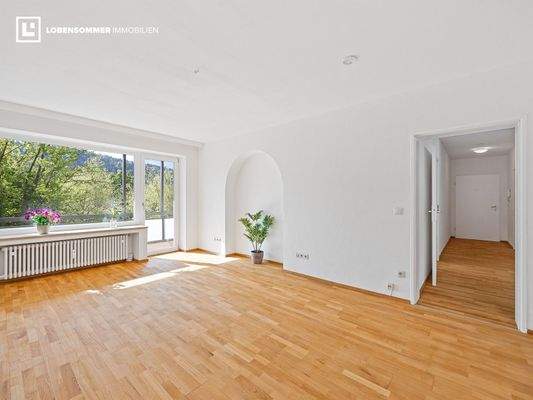 Wohnzimmer und Loggia