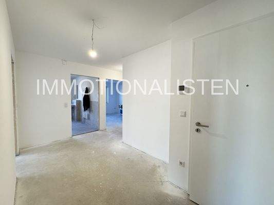 Flur in der Wohnung Bild 2