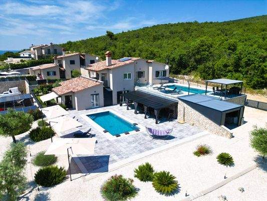 Luftbild Villa mit beiden Einheiten