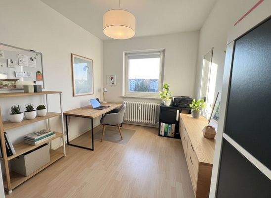 Büro (Beispielmöblierung)