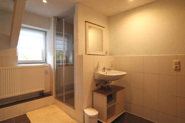 Badezimmer im DG.
