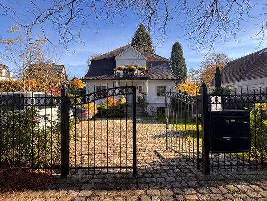 Einfahrt Grundstück