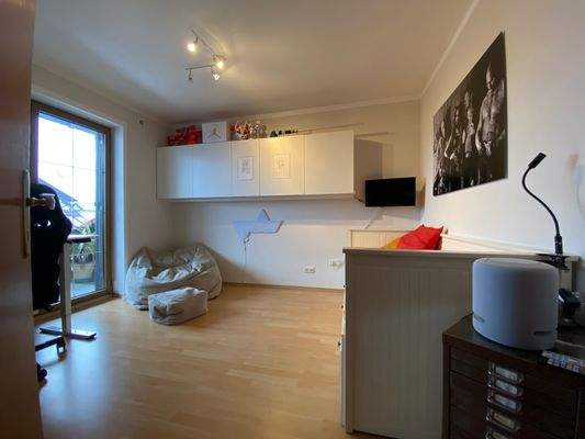 Kinderzimmer mit Balkon