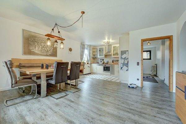 Küche und Esszimmer OG