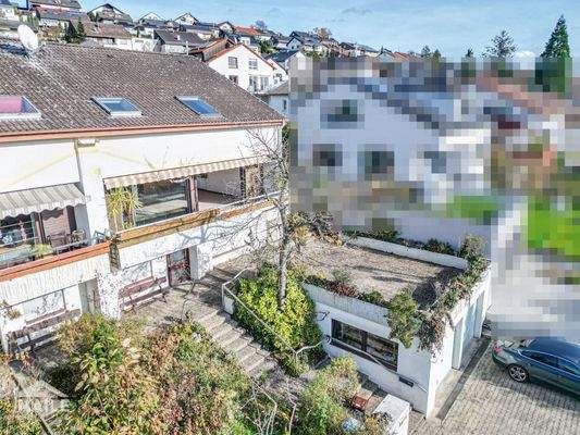 Hausansicht + Terrasse