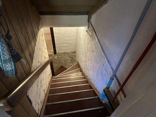 Treppe zum Kellergeschoss