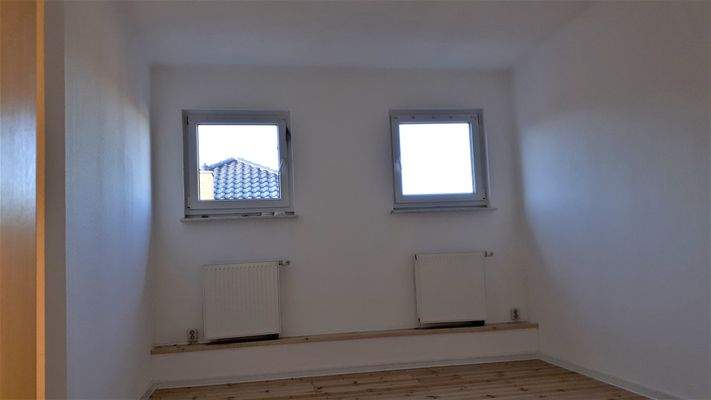 ETS 12 - DG R - Schlafzimmer.jpg