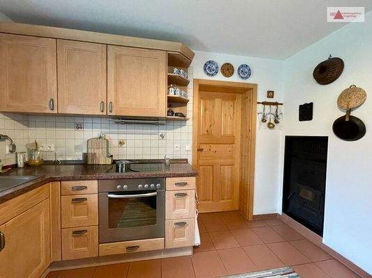 Küche mit Einbauküche Erdgeschoss