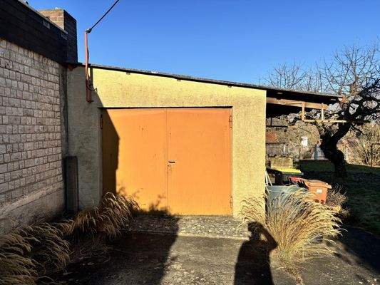 Garage mit Schrägdach