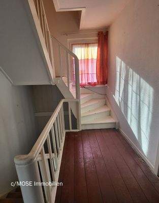 Treppenaufgang zum DG