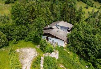 KR-Real-GmbH_Villa-Mandling-Drohne©DS-3