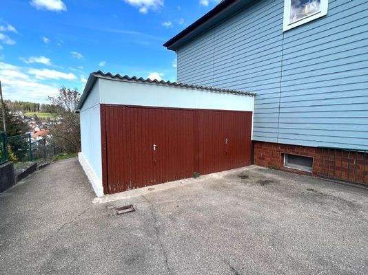 Außenansicht / Garagen 