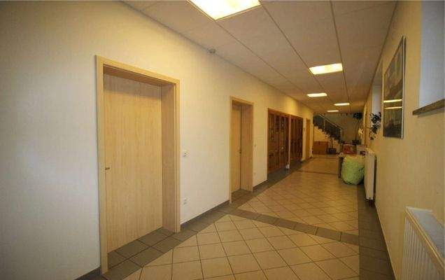 EG - Flur zu den Büroräumen