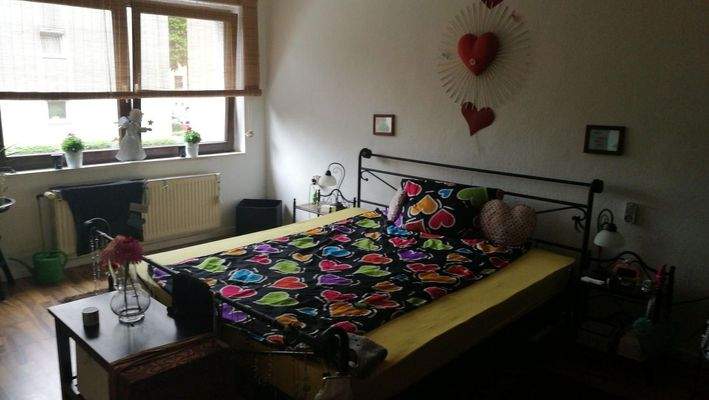 EG links, Schlafzimmer