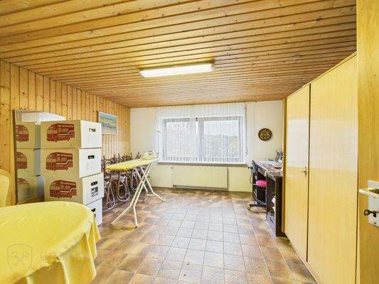 weiteres Zimmer im UG Hanggeschoss 