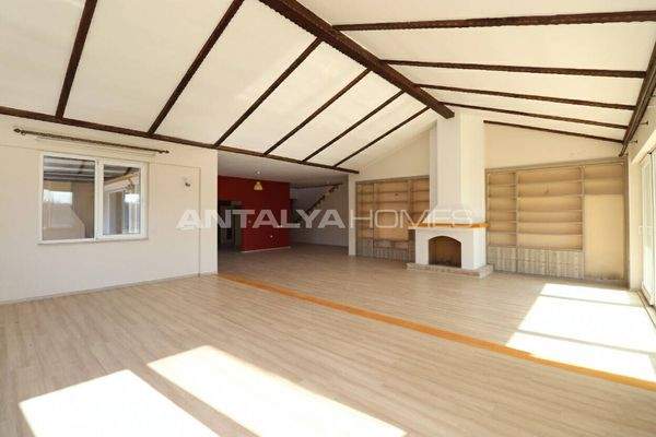Detached House with Forest Views in Antalya Kepez