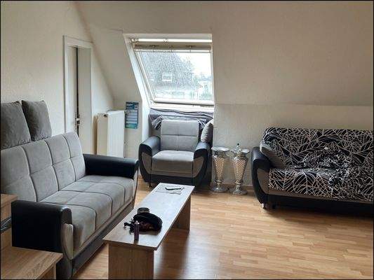 Wohnzimmer DG mit Zugang zum Schlafzimmer