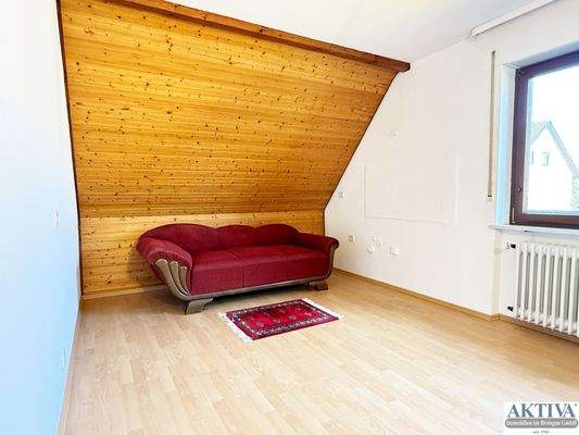  Zimmer im Dachgeschoss