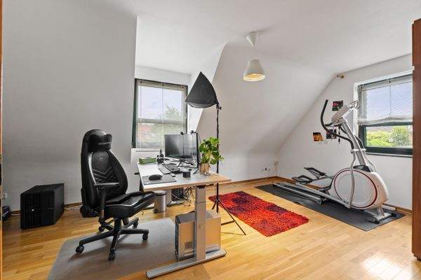 Kind 1 / Arbeit - Patrick Pfeiffer Immobilien Straelen