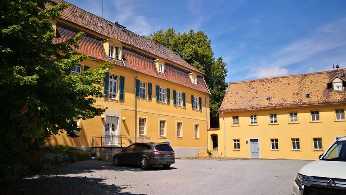 Herrenhaus mit Hof und Wohn- &amp; Wirtschaftsgebäude