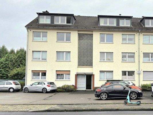 Hausansicht Straßenseite.jpg