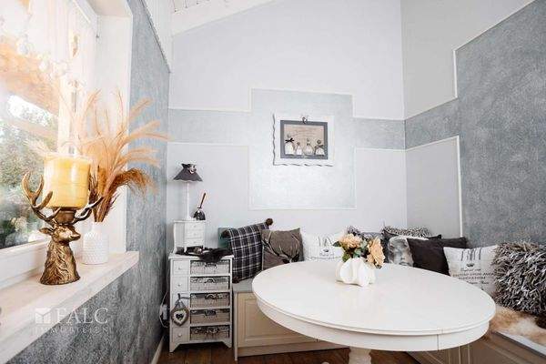 Wohn-Schlafzimmer oder Home -Office im EG