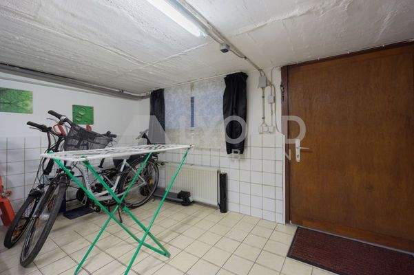 Praktischer Durchgang vom Keller direkt in den Garten