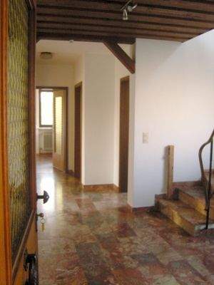 Blcik durch den Fur im EG