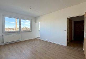 Wohn- und Schlafzimmer