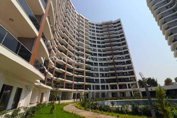 Flats with City and Sea Views in Mersin Tomuk