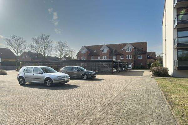 PKW-Stellplatz-vor-dem-Haus-