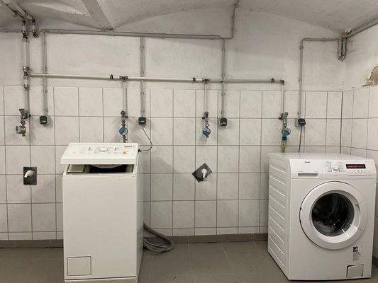 Platz für Waschmaschine und Trockner