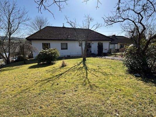 auch vor dem Haus ist viel Platz