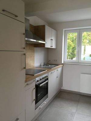 Küche mit vorhandener Einbauküche