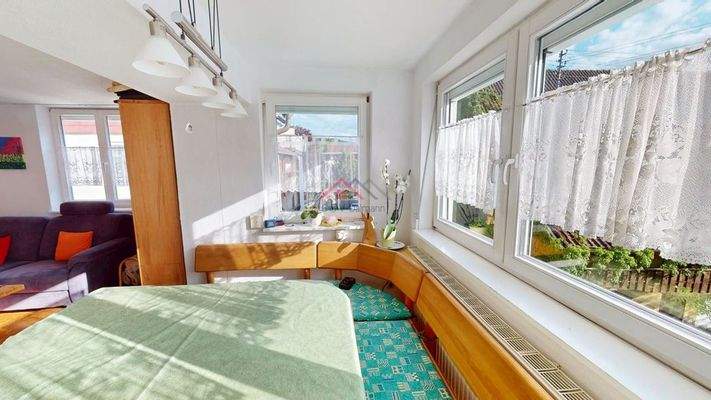 Essbereich-4-Zimmer-Whg-1OG 1