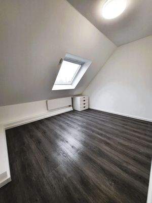 Schlafzimmer 1 EG.jpg